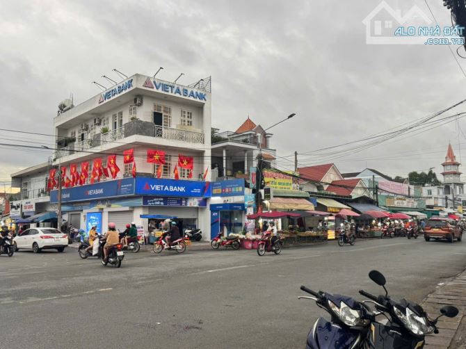 CẦN BÁN GẤP NHÀ LẦU 105m2 3 PHÒNG NGỦ HẺM Ô TÔ GẦN CHỢ TRẢNG DÀI CHỈ 3 TỶ.