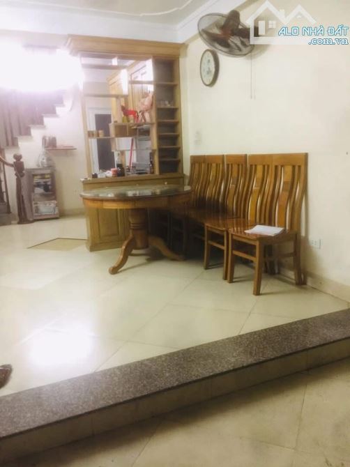 Cho thuê nhà Phố Triều Khúc, Thanh Xuân, 5 tầng x 32m2, 4 ngủ, 3 WC, 12.5 Triệu