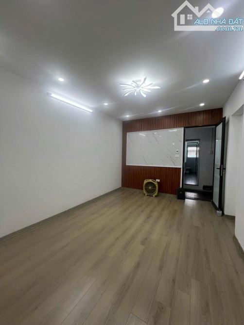 🌟NHỈNH 3 TỶ TẬP THỂ KIM LIÊN_ĐỐNG ĐA_TẦNG 3_2 THOÁNG 60M2 2PN Ở NGAY🌟