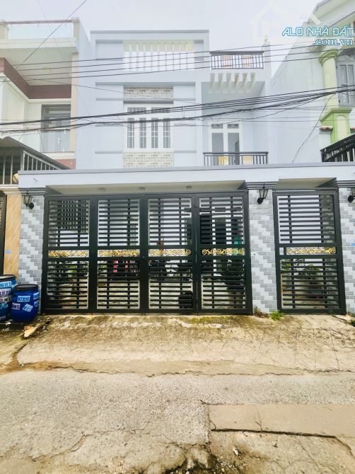 BÁN NHÀ 2 TẦNG ĐẸP, tr/tâm Dĩ An, đường 4m thông Lý Thường Kiệt, ngang 6,3m như 2 căn