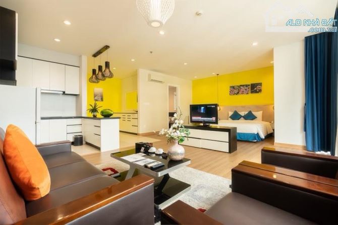 Bán toà nhà phố Duy Tân, 850m2, 14 tầng, 70 phòng, kinh doanh, giá 390 tỷ.