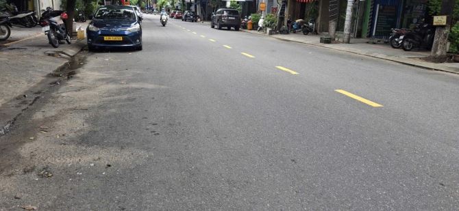 Bán nhà  2 mặt tiền núi thành đương 10.5m lề 3