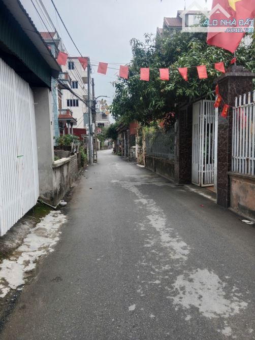 VÂN NỘI - NHÀ C4 - Ô TÔ ĐỖ CỬA - 10M RA Ô TÔ TRÁNH - MẶT TIỀN RỘNG - SỔ VUÔNG