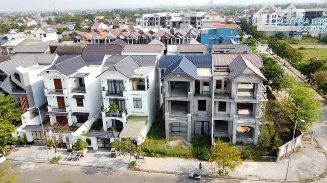 🔥🔥 Bán Biệt Thự Khu D đường 19.5m ✅ DT : 304m2 - gần công viên 👉6,x tỷ
