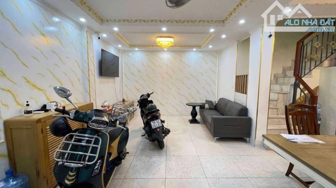 Bán nhà đẹp ở ngay Nguyễn Đình Chiểu, Q3, 4 tầng, đang cho thuê, 4PN, 46m2 nhỉnh 8 tỷ