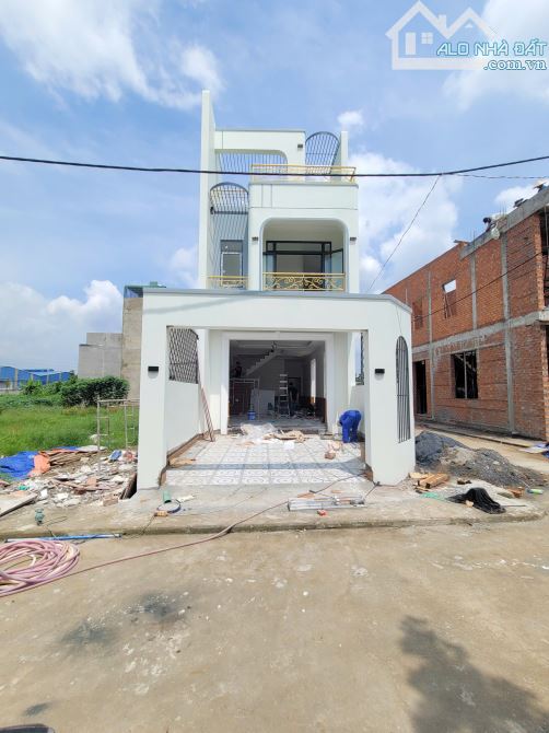 Bán 3 căn nhà 1 trệt 1 lầu sân ô tô p.Tân Hạnh Tp.Biên Hòa chỉ 3ty500 TL M7111
