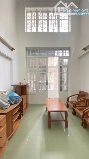 NHÀ ĐẸP 4 TẦNG LÝ CHÍNH THẮNG - Q3 - CÁCH MT ĐƯỜNG 5M - 4PN - 35M2 - NHỈNH 7 TỶ