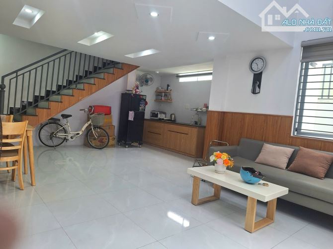 💥 Trung Tâm Đà Nẵng, gần Tiểu học HẦM NGHI - DT 45m2 x 3 MÊ - chỉ hơn 3 tỷ