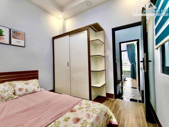 Bán gấp nhà 2 tầng HXH sổ hồng chính chủ vuông A 4 nhỉnh 3 Tỷ