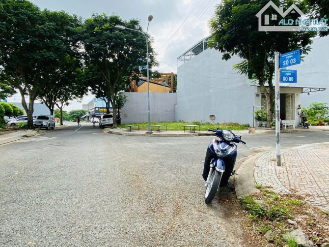 KDC Đường 10 - THỊ TRẤN BẾN LỨC LÔ GÓC 2MT