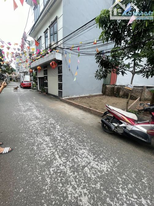 BÁN LÔ ĐẤT ĐẸP VUÔNG VẮN 38M  - TRỤC CHÍNH KINH DOANH - YÊN NGHĨA HÀ ĐÔNG - Ô TÔ QUAY ĐẦU