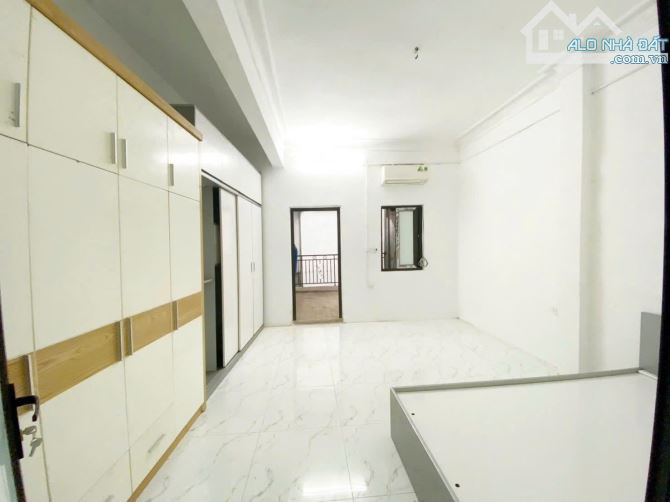 Cho thuê nhà riêng ngõ 163 phố Tôn Đức Thắng, Hàng Bột, Đống Đa. DT 55m x 2 tầng, giá 9tr
