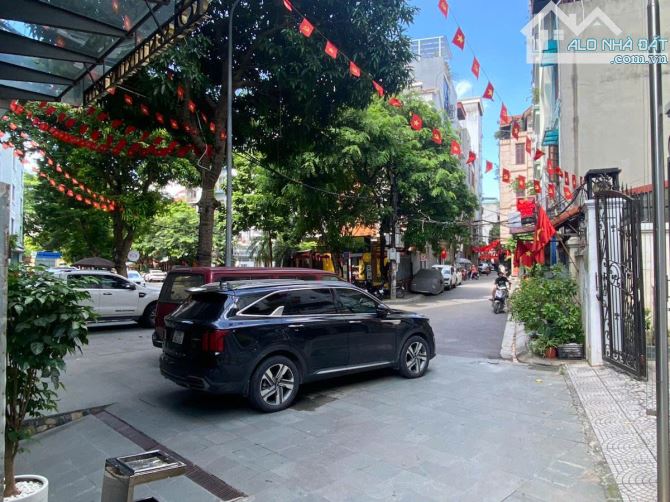 SIÊU PHẨM KHÁCH SẠN 12 TẦNG NGUYỄN KHÁNH TOÀN 290m MT 10m 60 PHÒNG GIÁ 215 TỶ