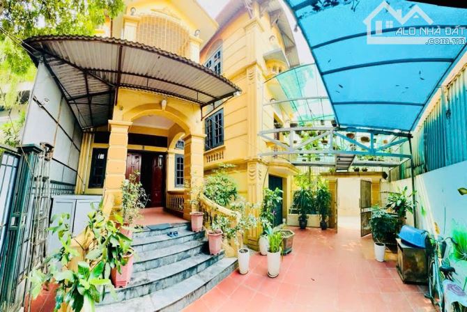 .💥💥💥BIỆT THỰ SÂN VƯỜN - MẶT TIỀN RỘNG - TIỆN ÍCH NGẬP TRÀN - GẦN QUỐC LỘ 1A.-NHỈNH 15