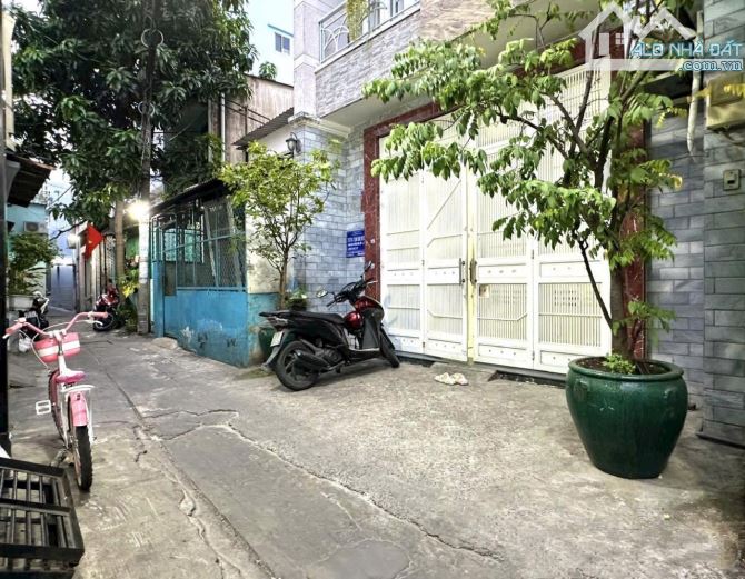 Q11💰3,9 tỷ🏠27m2(3×10)(2tâng)(hẻm 4m )