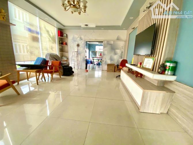 💁‍♂️Bán nhà 4 tầng 120mv(5.2*20), Hoàn công đủ, Mặt tiền đường kinh doanh Linh Xuân.