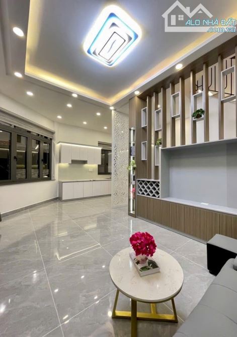 NHÀ MỚI GÓC 2 MẶT TIỀN THOÁNG MÁT. 6T4. (7X8) 55M2 NGUYỄN TƯ GIẢN GẦN PHAN HUY ÍCH, P12, G - 10