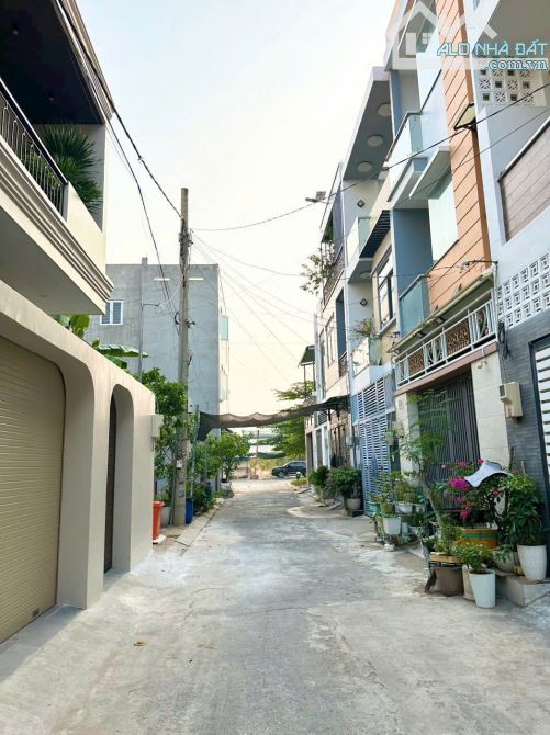 Nhà phố 2 tầng hẻm 39 Cây Keo, Tam Phú, Thủ Đức, DT: 7,73m*12m, Sân+Trệt+Lầu+ST, 8,6T - 1