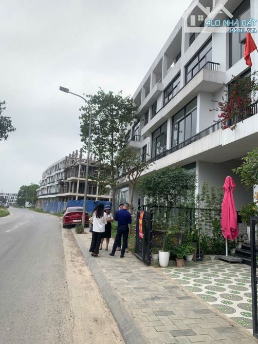 CẦN TIỀN BÁN GẤP LÔ SHOPHOUSE SỔ ĐỎ CÁCH HN 35KM - 1