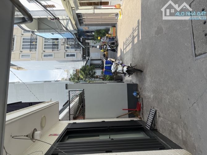 BÁN NHÀ HOÀNG DIỆU QUẬN 4 - 3TẦNG -4x10- HẺM 4M- GẦN KHU 20THƯỚC -KHÔNG QUY HOẠCH - 6.5 TỈ - 1