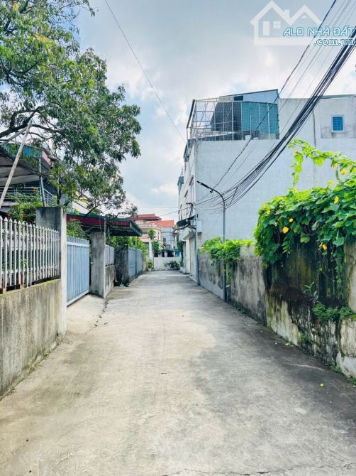 Bán nhà 2 tầng sạch đẹp ngõ phố hoàng ngân phường nhị châu, hải dương - 1