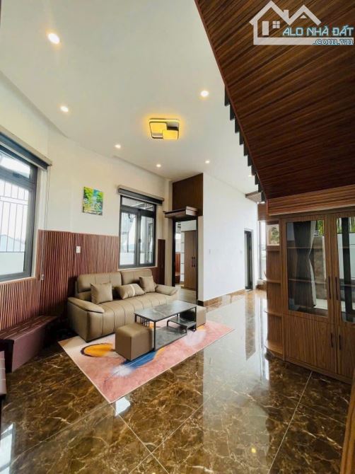 Bán nhà mới xây xong góc 2 mặt tiền Cổ Loa Phường Xuân Hương Đà Lạt - 1
