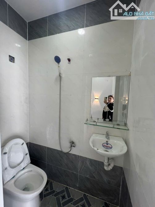 TRƯƠNG PHƯỚC PHAN GIÁP LÊ VĂN QUỚI - 44M2 (4 X 11) 2 TẦNG MỚI ĐẸP - GIÁ 4,6 TỶ. - 1
