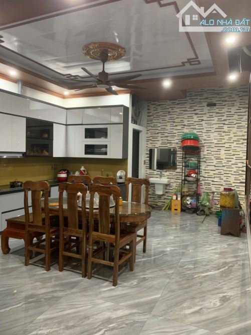 NHÀ 4 TẦNG 1 TUM – TRỤC ĐƯỜNG RỘNG 24 m –  MB1502 QUẢNG THÀNH TRUNG TÂM TP.THANH HÓA - 1