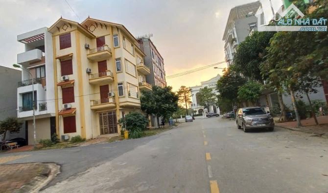 BÁN NHÀ 4 TẦNG NGUYỄN KHẮC CẦN, HƯỚNG ĐÔNG NAM, NHÌN VƯỜN HOA, DT81m2, MT4,5m, GIÁ 11,5TỶ - 1