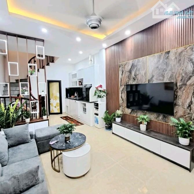 33m2 - Hồ Tùng Mậu - 5 tầng full nội thất - sát phố chỉ 7 tỷ - 1