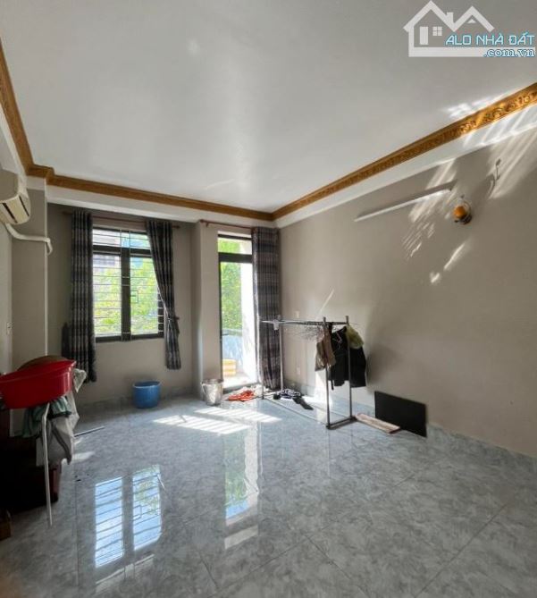 Nhà giáp Mặt Tiền Lê Văn Việt, Gần Đại Học Giao Thông Vận Tải, Dt 140m2, Ngang 6m, Chỉ 9.2 - 1