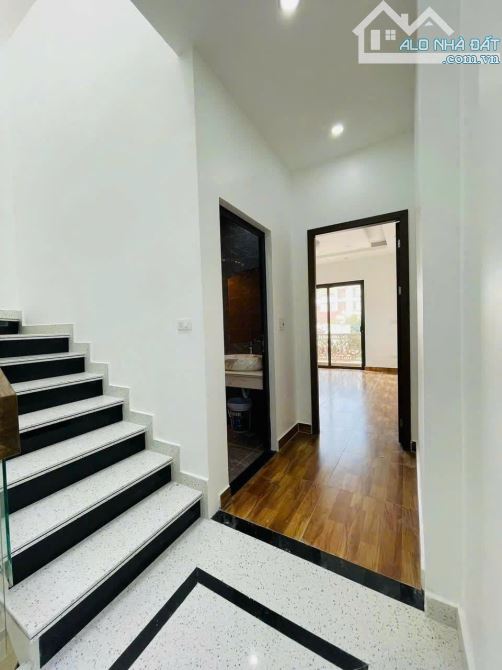Bán nhà Trung Lực, ô tô đỗ cửa, giá cực tốt - 1