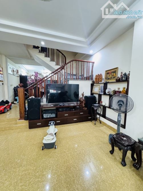 Giảm 500 triệu bán nhà liền kề KDT Văn Phú - Hà Đông - Ô tô vào nhà - Vỉa hè rộng đỗ dừng - 1