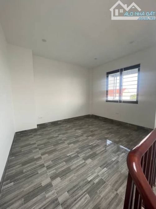 Bán nhà Thạch Bàn, ô tô đậu cổng, 5 tầng, 32m2, mt 5.8m, 5.5 tỷ - 1