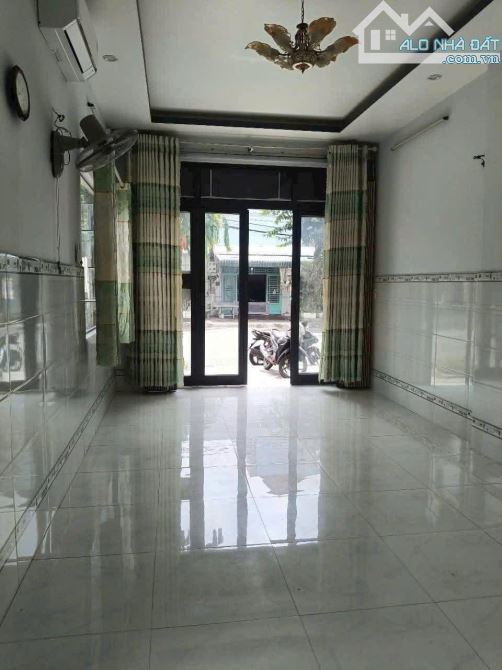 Bán nhà 100m2 ở Trung Chánh Hóc Môn giá 890 triệu sổ riêng - 1