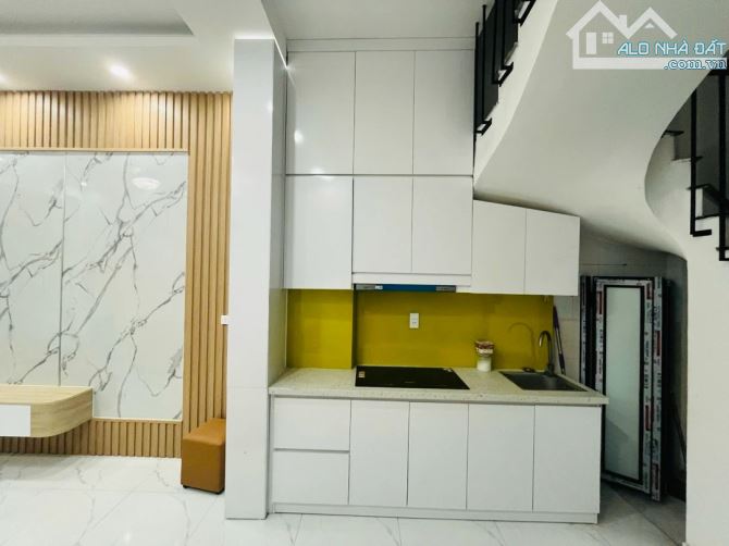 Bán gấp nhà Hoàng Văn Thái 4 tầng full nội thất đẹp, sổ vuông, Phân lô QĐ, ngõ nông 6.5 tỷ - 1