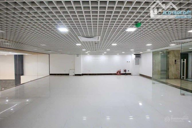 Tòa nhà VP - ốp kính | Số 56 Ngô Gia Tự Q10 | 7x25m | 5 Tầng xây mới | Giá 48.8 tỷ | - 1