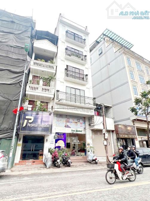 Bán nhà Khâm Thiên, Đống Đa - Vỉa hè, mặt tiền rộng, 7 tầng thang máy sừng sững giá 48 tỷ - 1