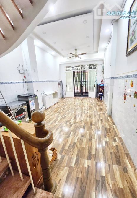 Bán nhà hẻm xe hơi 3 lầu Quận 8 đường Dương Bá Trạc P.1 - 1