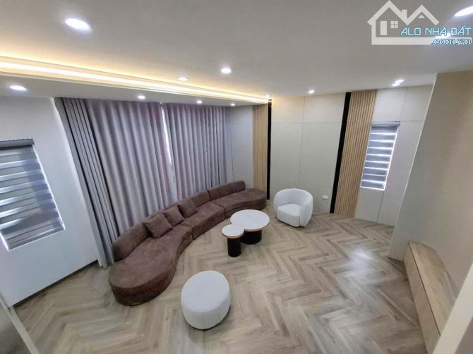 BÁN NHÀ PHỐ TRẠM LONG BIÊN – 40M² – 6 TẦNG – LÔ GÓC – Ô TÔ – FULL NỘI THẤT – NHỈNH 11 TỶ - 1