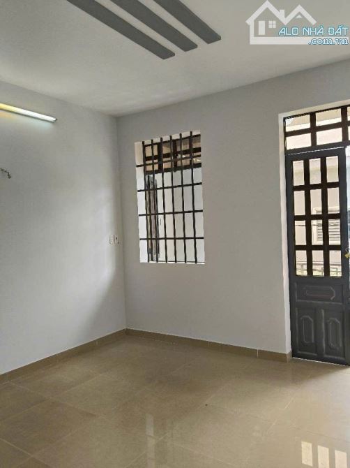 Bán nhà Cấp 4 gần Trường CĐ Điện Lực, phường THẠNH LỘC, Q12, dài 13m.DÒNG TIỀN 4tr/th - 1
