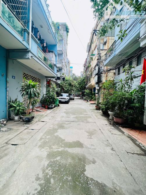 Chính chủ bán nhà phân Lô ngõ 54 Ngọc Hồi ngách 53 số nhà 18 Diện tích 45m2, 4 tầng - 1