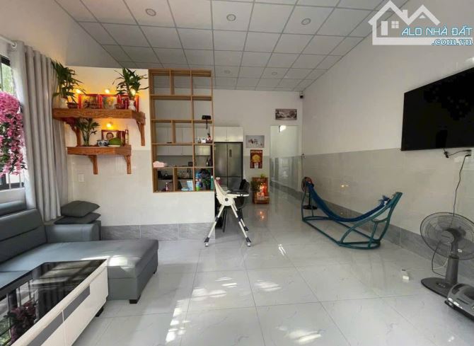 Bán căn nhà đang cho thuê ở Gia Lộc Trảng Bàng dt 164m2 chỉ 740 TRIỆU SHR - 1