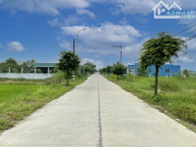 Cần bán 1716m2 đất, mặt tiền đường, sổ riêng, kết nối TPHCM chỉ 20km - 1