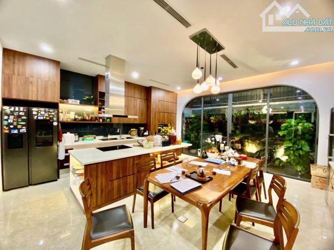 Lô góc Hoàng Cầu, KD, ô tô tránh, gara, mặt tiền khủng, nội thất xịn, 108m2*5T thang máy - 1