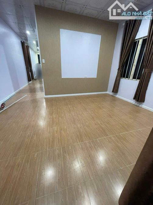 Nhà nguyên căn sân để oto đường Nguyên Tử Lực, 5tr5/tháng - 1