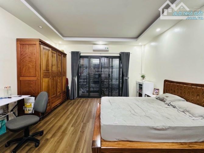 Bán nhà Bồ Đề, 50m, MT 4.5m, ngõ ô tô, 4 ngủ, nhà đẹp, tặng toàn bộ Nội thất, Cần bán gấp - 1