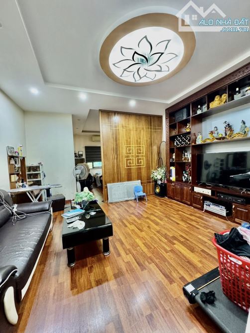 NHÀ PHỐ LÒ ĐÚC - DT 50M2-PHÂN LÔ - Ô TÔ ĐỖ CỬA   -2 THOÁNG  -GẦN HỒ GƯƠM -GIÁ 10.9 TỶ - 1