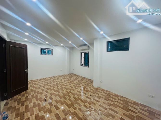 Kim mã 6 tầng thang máy, ô tô cách nhà 19m, dt40m - 1