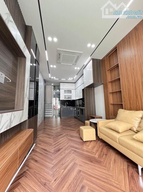 Bán Gấp Nhà Nguyễn Văn Cừ 38m2 6T Thang Máy, Gara Ô Tô, Full Nội Thất - 12,x Tỷ - 1